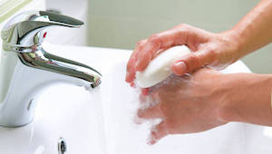 Мытье рук для предотвращения вируса Коксаки