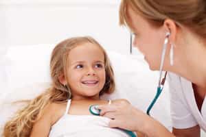 При аритмии у ребенка нарушается частота и ритм сокращений сердца