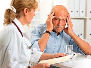 Болезнь Альцгеймера сопровождается апатией и ухудшением памяти