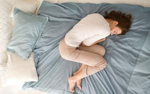 Интрасомническая бессонница характеризуется беспокойным сном